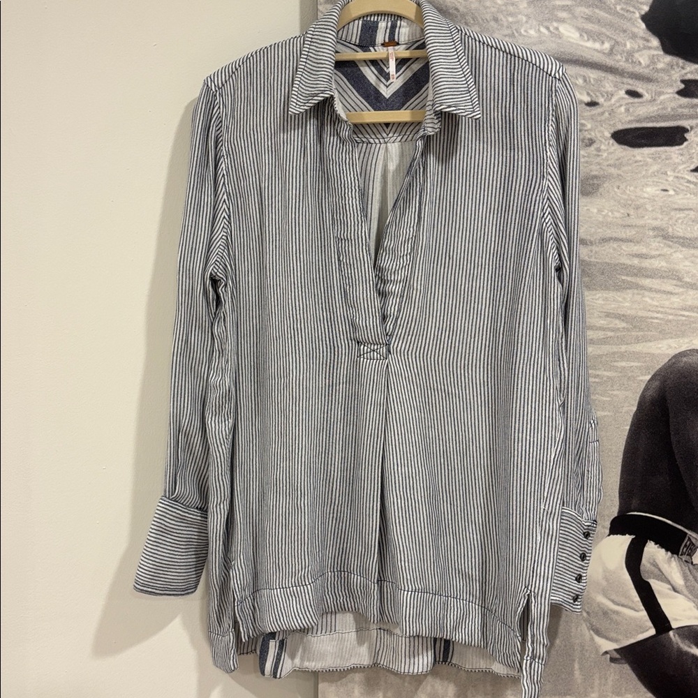 Free People black & White stripe collar top so soft rayon XS wide strip inside